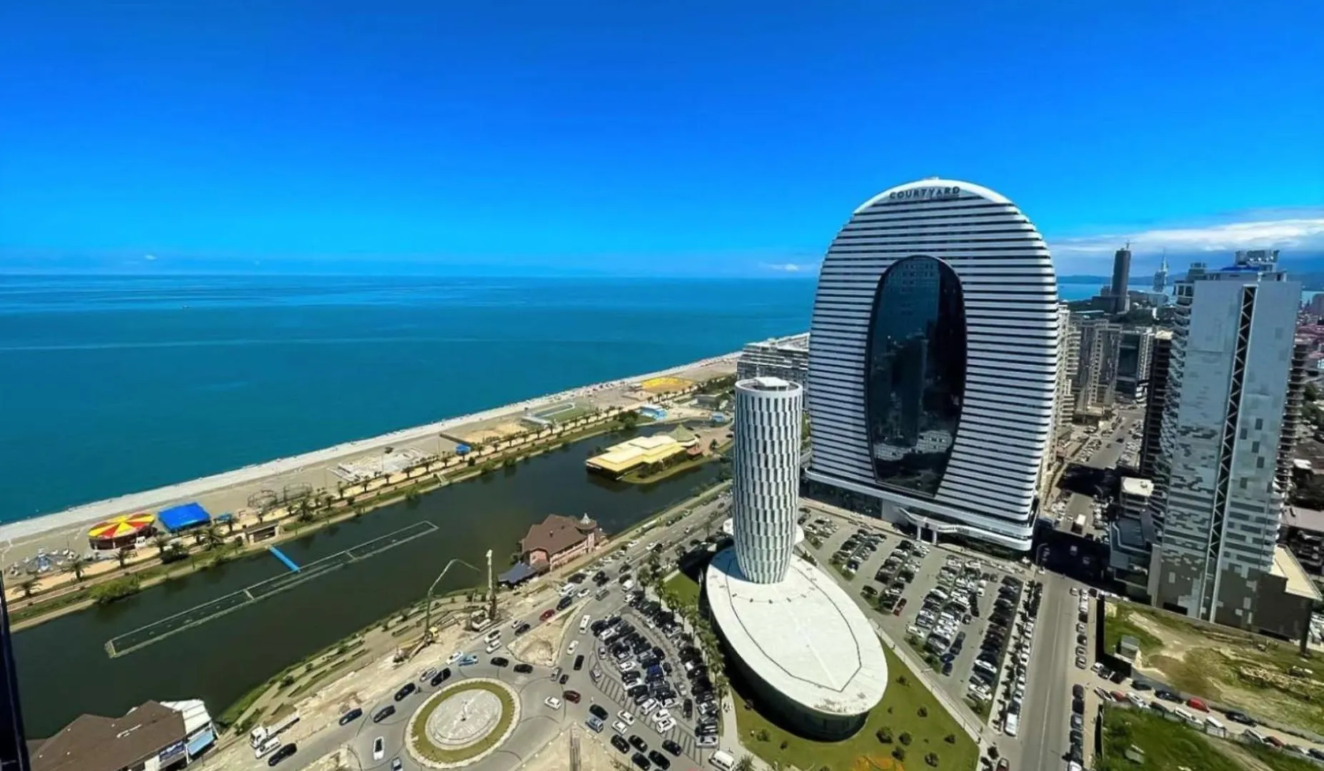 Welcoming Sea View Aparthotel In Orbi City 바투미